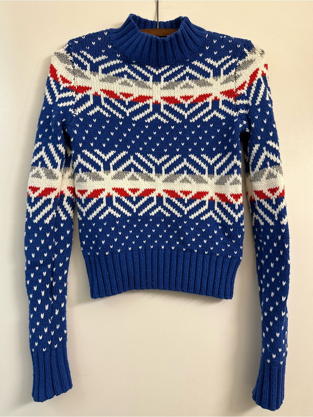 Abercrombie & Fitch Knit Sweater